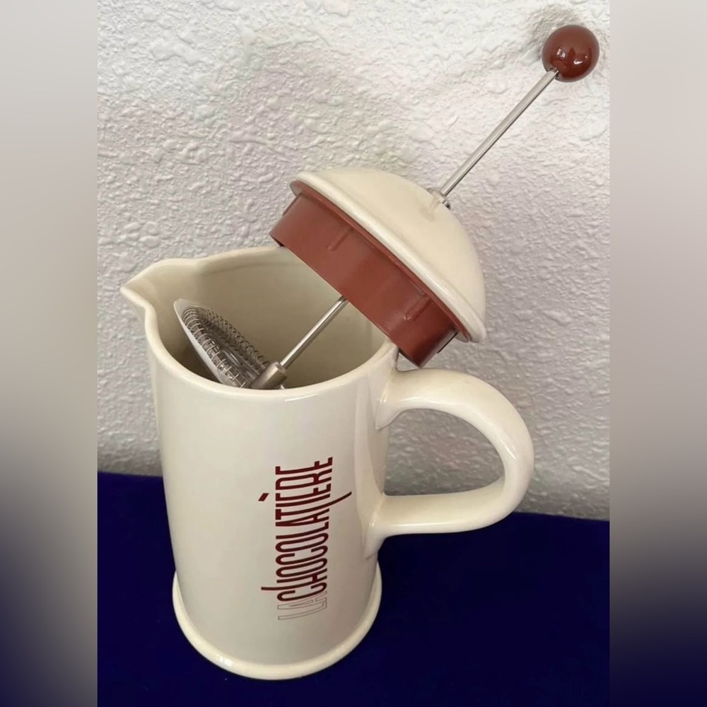 Crate & Barrel La Chocolatiere HotChocolate Pot Ceramic French PressFrother 34oz